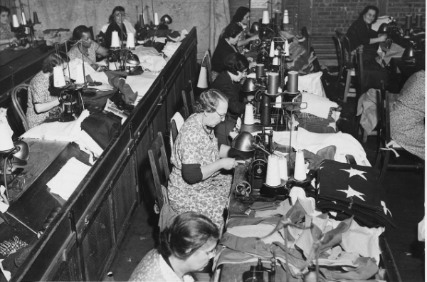 women working at Brooklyn Navy Yard